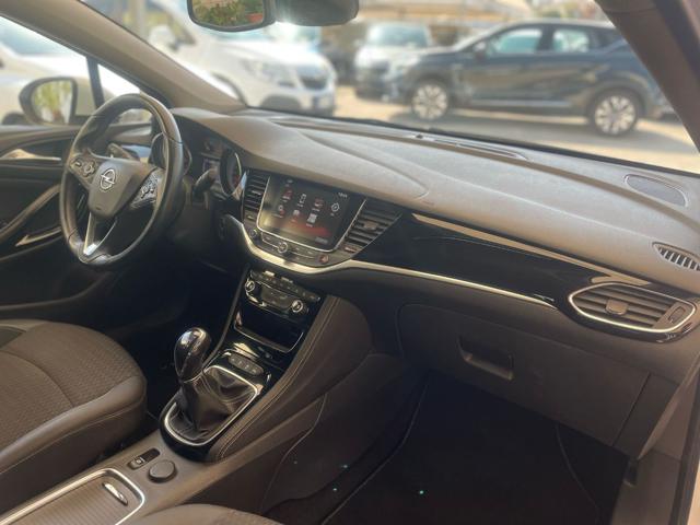 Opel Astra 1.6 CDTi 136CV Start&Stop Sports Tourer Innovation, del 2016, 165.000 km, in vendita a Giugliano In Campania (NA)