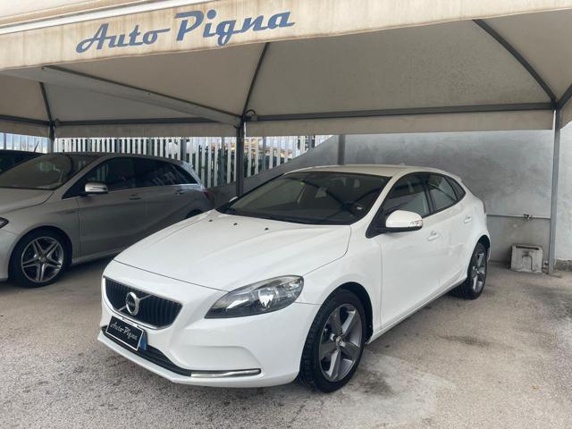 Volvo V40 D2 R-design Momentum usato a GIUGLIANO IN CAMPANIA