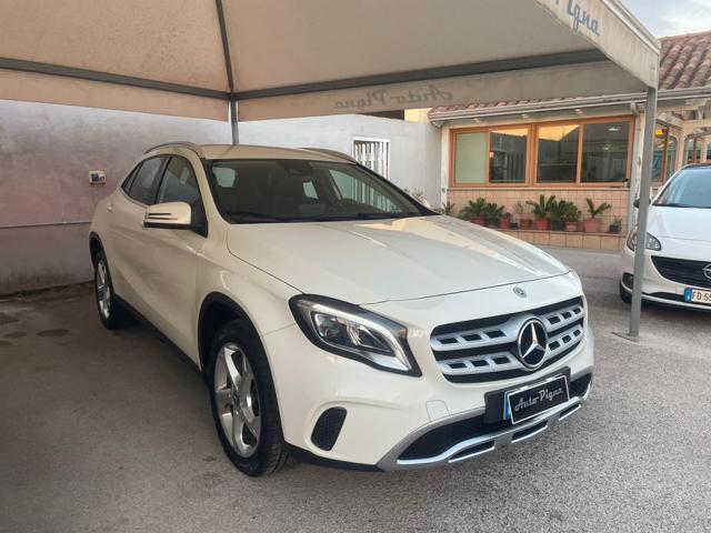Mercedes-Benz GLA 200 d Automatic Premium - foto 3 di 4