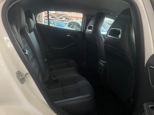 Mercedes-Benz GLA 200 d Automatic Premium usato a GIUGLIANO IN CAMPANIA