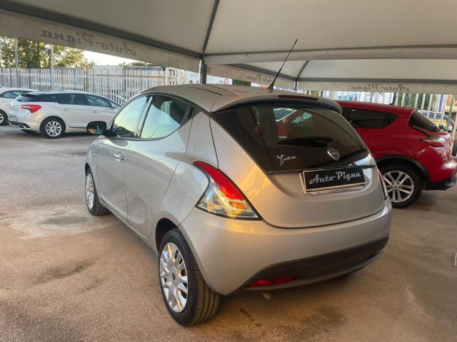 Lancia Ypsilon 0.9 TwinAir 85 CV 5 porte S&S Platinum - foto 4 di 4
