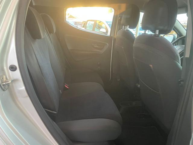 Lancia Ypsilon 0.9 TwinAir 85 CV 5 porte S&S Platinum, del 2012, 100.000 km, in vendita a Giugliano In Campania (NA)