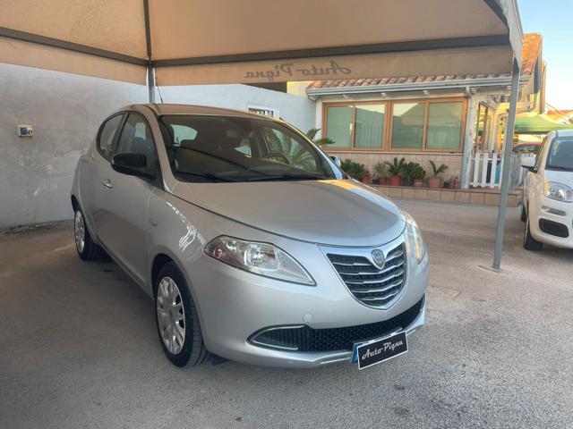 Lancia Ypsilon 0.9 TwinAir 85 CV 5 porte S&S Platinum - foto 3 di 4