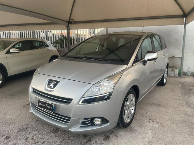Peugeot 5008 1.6 HDi 112CV Allure, del 2012, 197.000 km, in vendita a Giugliano In Campania (NA)