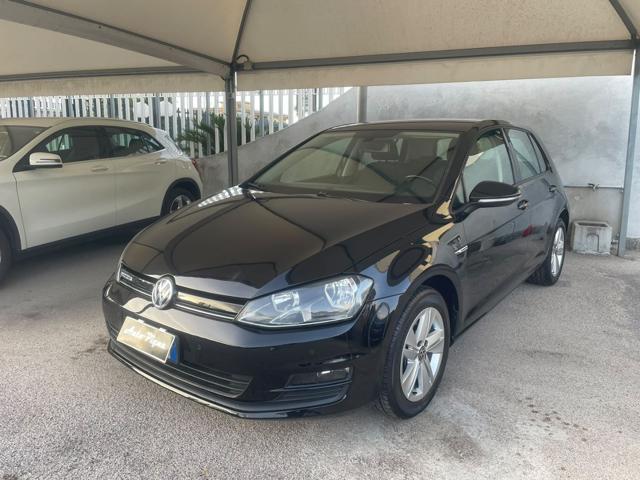 Volkswagen Golf 1.4 TGI 5p. Executive BlueMotion, del 2017, 130.000 km, in vendita a Giugliano In Campania (NA)