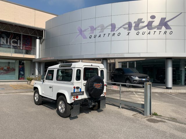 Land Rover Defender 90 2.2 TD4 PARAURTI CON VERRICELLO OMOLOGATO - foto 3 di 4