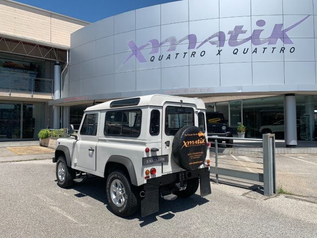 Land Rover Defender 90 2.4 TD4 Station Wagon 4 POSTI, ARIA + GANCIO - foto 3 di 9