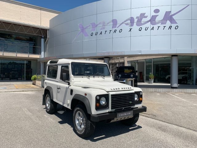 Land Rover Defender 90 2.4 TD4 Station Wagon 4 POSTI, ARIA + GANCIO, del 2008, 233.000 km, in vendita a San Vendemiano (TV)