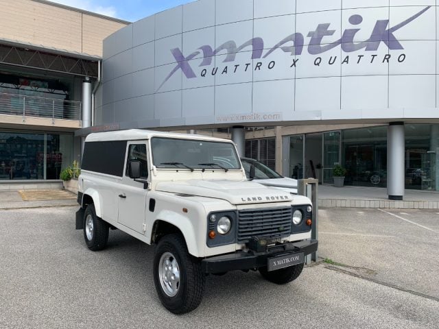 Land Rover Defender 110 2.4 TD4 Hard Top 3 pt. PANEL VAN PREZZO + IVA, del 2010, 185.900 km, in vendita a San Vendemiano (TV)