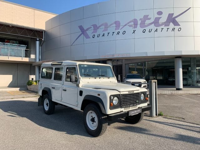 Land Rover Defender 110 2.5 Td5 cat Station Wagon 9 POSTI - foto 2 di 11