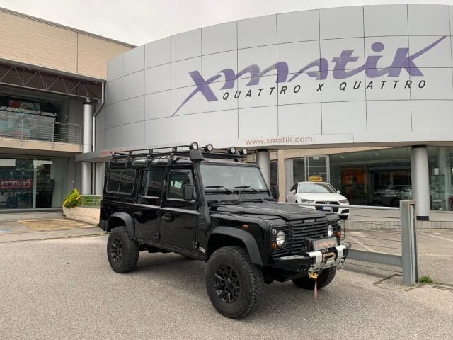 Land Rover Defender 110 2.5 Td5 Station Wagon ARIA COND. + ABS + ETC, del 2002, 173.800 km, in vendita a San Vendemiano (TV)