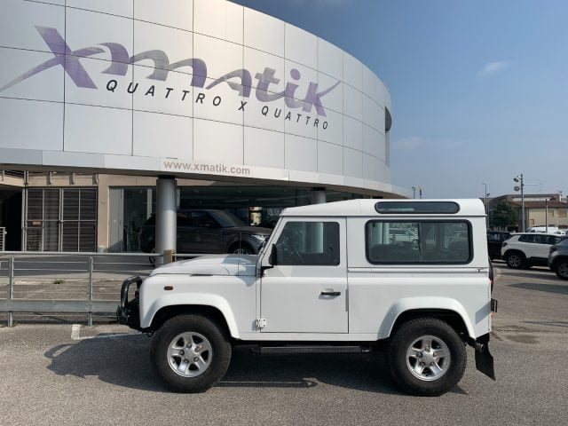 Land Rover Defender 90 2.2 TD4 PARAURTI CON VERRICELLO OMOLOGATO - foto 4 di 9