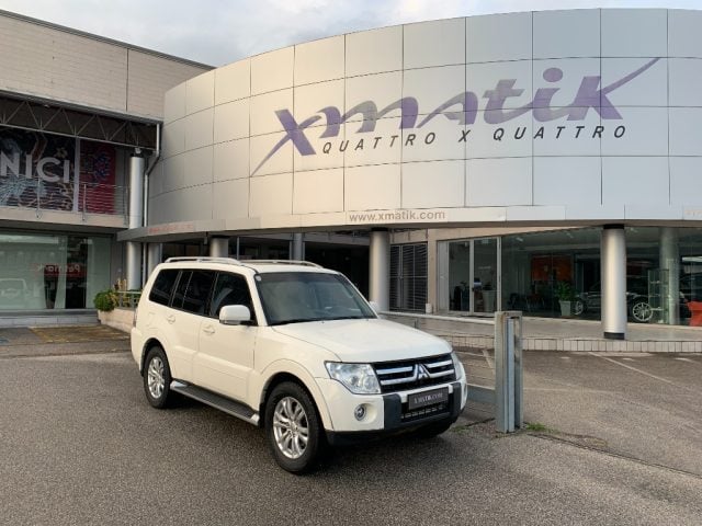 Mitsubishi Pajero 3.2 DI-D 16V aut. Instyle 4X4 7 POSTI, del 2010, 264.800 km, in vendita a San Vendemiano (TV)