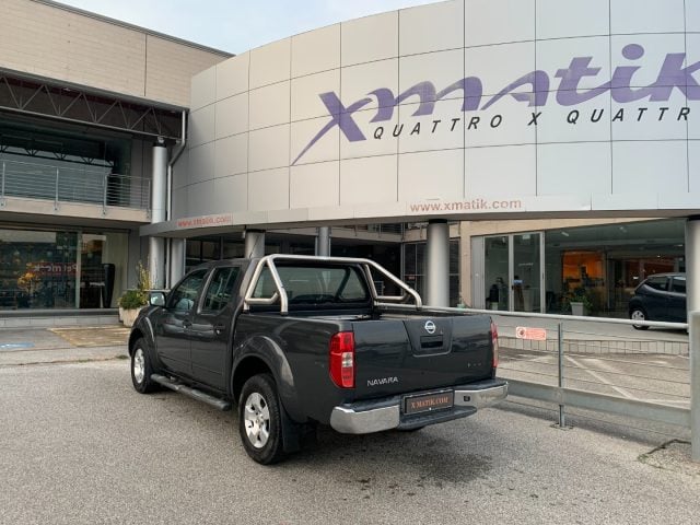 Nissan Navara 2.5 dCi 4 porte Double Cab AUT. SOLO COMMERCIANTI - foto 3 di 4