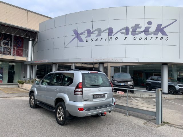 Toyota Land Cruiser 3.0 D-4D 16V cat 5 porte automatico 4X4 - foto 4 di 14