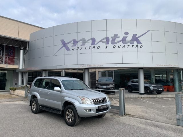 Toyota Land Cruiser 3.0 D-4D 16V cat 5 porte automatico 4X4, del 2008, 203.600 km, in vendita a San Vendemiano (TV)
