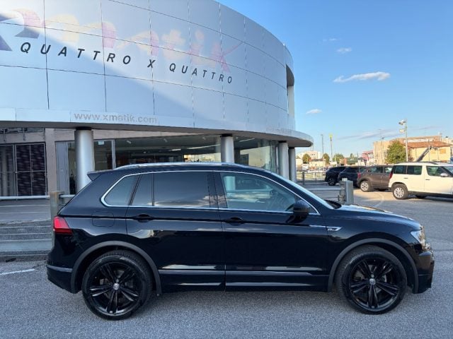 Volkswagen Tiguan 2.0 TDI DSG R-Line - foto 3 di 4