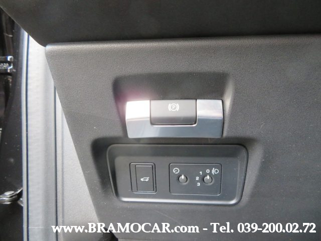 Land Rover Discovery Sport 2.0D TD4 MHEV HSE AWD 204CV AUTOMAT. - C.LEGA 20'' usato a MONZA