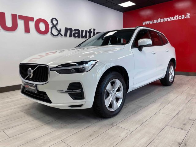 Volvo XC60 2.0 B4 MOMENTUM AWD AUTO - IVA DEDUCIBILE usato a MAZZANO