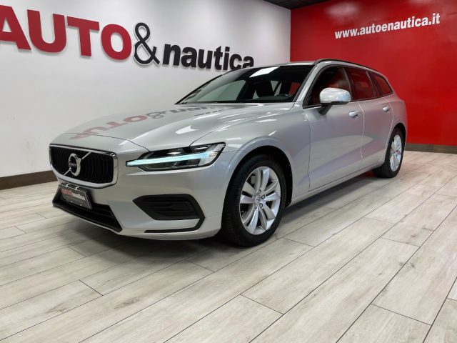 Volvo V60 2.0 B4 GEARTRONIC MOMENTUM BUSINESS AUTO - IVA DED usato a MAZZANO