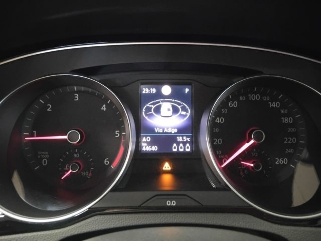 Volkswagen Passat Variant 2.0 TDI SCR EVO DSG Business usato a VIGEVANO