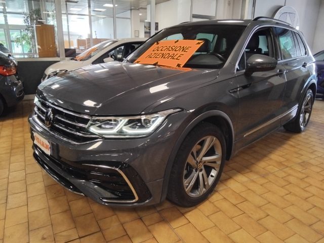 Volkswagen Tiguan 2.0 TDI 150 CV DSG R-Line 19" - foto 3 di 4