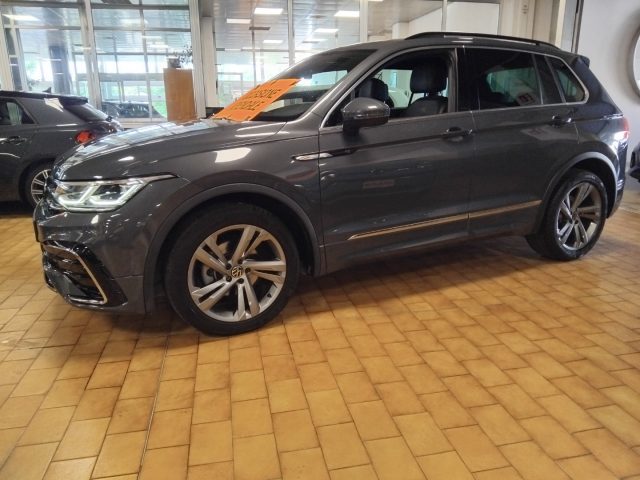 Volkswagen Tiguan 2.0 TDI 150 CV DSG R-Line 19" - foto 4 di 4