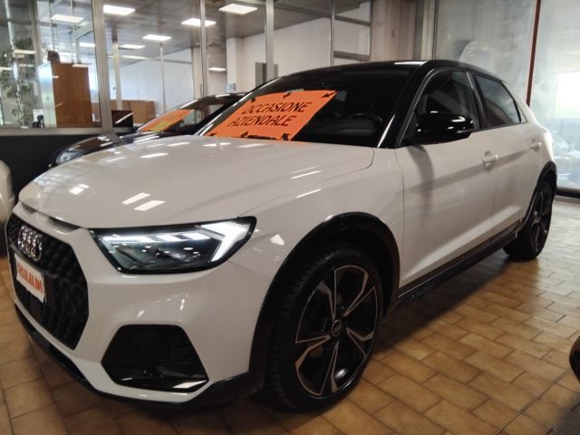 Audi A1 citycarver 30 TFSI S tronic Identity Contrast - foto 3 di 4