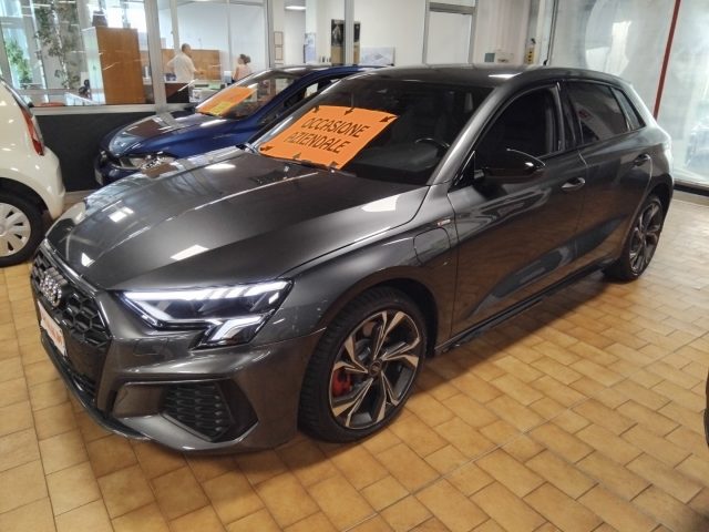 Audi A3 SPORTBACK 45 E TFSI S tr. S line edition PLUG IN usato a VIGEVANO