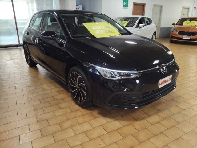 Volkswagen Golf 1.0 eTSI EVO Life DSG 17" MHEV usato a VIGEVANO