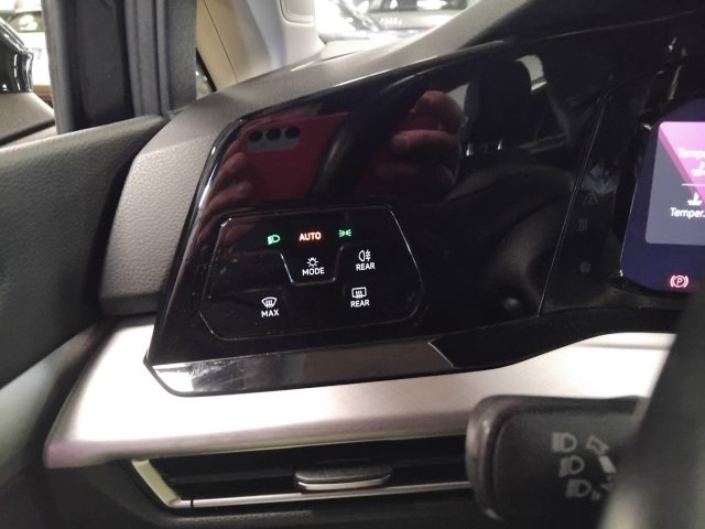 Volkswagen Golf 1.0 TSI EVO Life usato a VIGEVANO