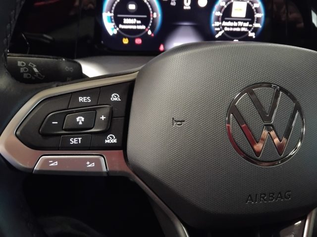 Volkswagen Golf 2.0 TDI 115 CV SCR Life usato a VIGEVANO