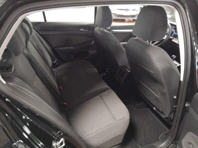 Volkswagen Golf 2.0 TDI 115 CV SCR Life, del 2025, 22.049 km, in vendita a Vigevano (PV)