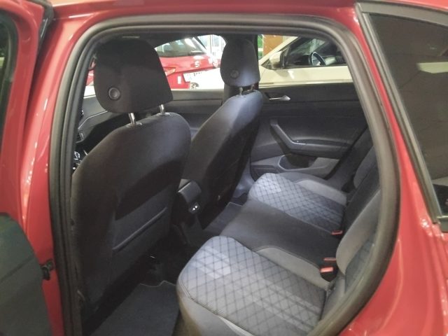 Volkswagen Taigo 1.0 TSI DSG R-Line, del 2024, 39.591 km, in vendita a Vigevano (PV)