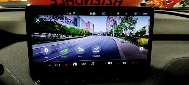 Skoda Enyaq iV 60 63 Kwh RANGE 434 KM, del 2021, 48.804 km, in vendita a Vigevano (PV)