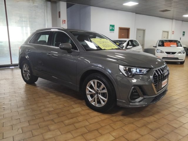 Audi Q3 45 E TFSI S tronic S line edition PLUG IN HYBRID usato a VIGEVANO
