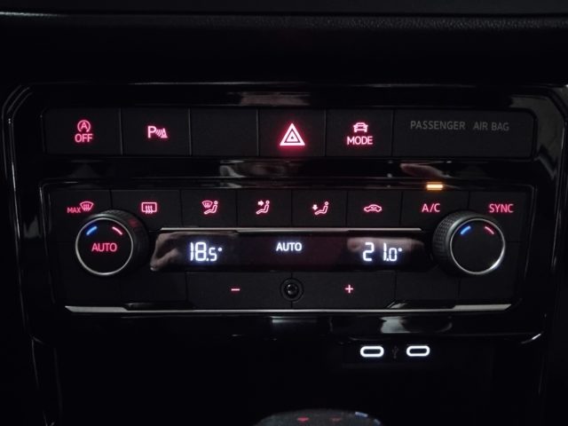 Volkswagen T-Cross 1.5 TSI DSG Style R-LINE VIDEO, del 2021, 62.144 km, in vendita a Vigevano (PV)