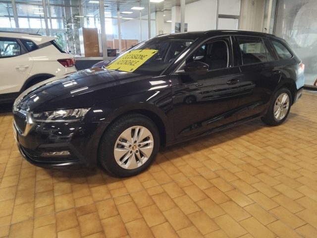 Skoda Octavia 2.0 TDI EVO SCR DSG Wagon Executive usato a VIGEVANO