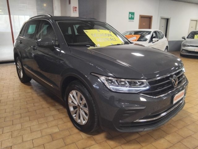 Volkswagen Tiguan 2.0 TDI SCR LIFE Dsg LED usato a VIGEVANO