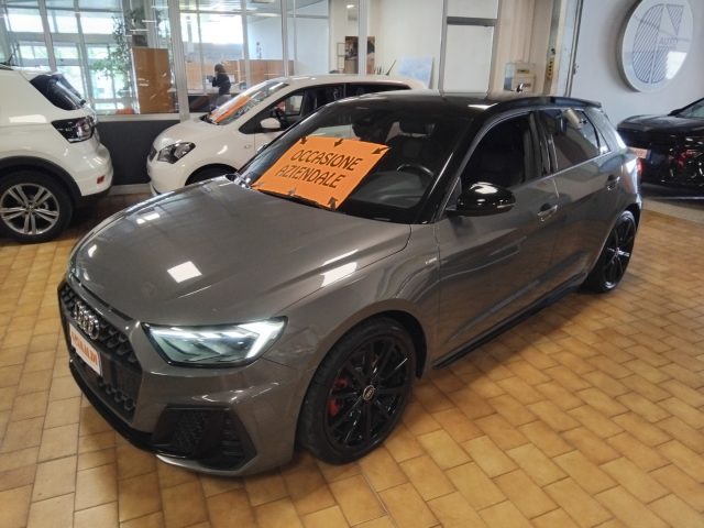 Audi A1 SPORTBACK 40 TFSI S tr. Identity Black S line 18" - foto 4 di 4