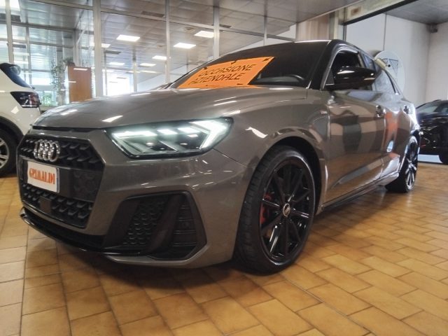 Audi A1 SPORTBACK 40 TFSI S tr. Identity Black S line 18" - foto 3 di 4