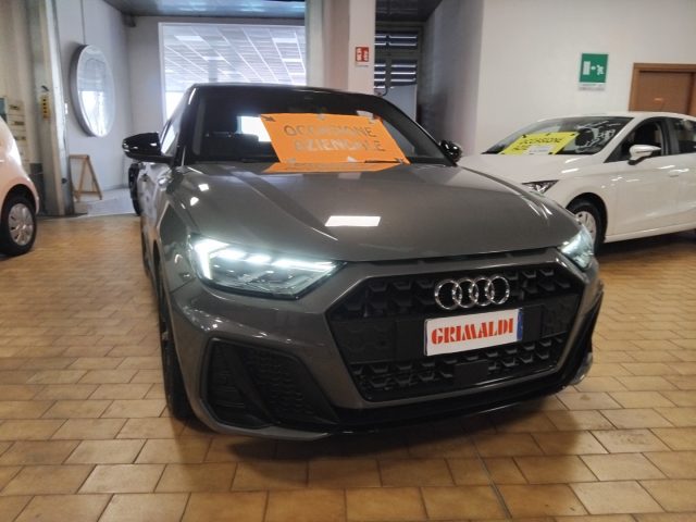 Audi A1 SPORTBACK 40 TFSI S tr. Identity Black S line 18" - foto 2 di 4
