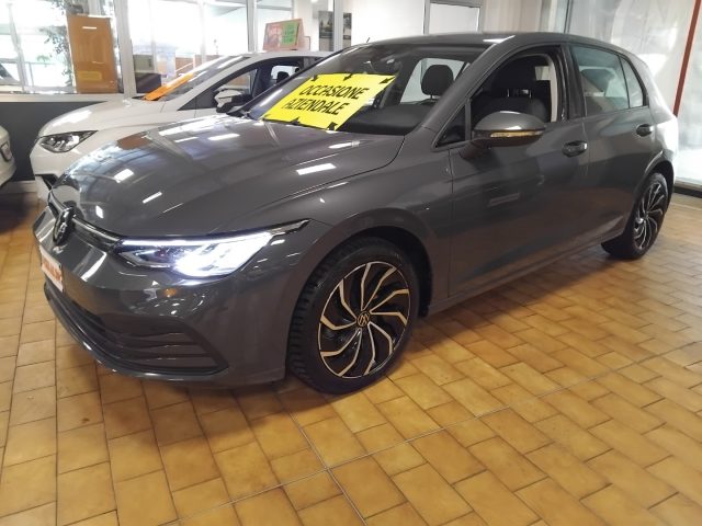 Volkswagen Golf 1.0 eTSI EVO Life DSG 17" MHEV, del 2023, 43.962 km, in vendita a Vigevano (PV)