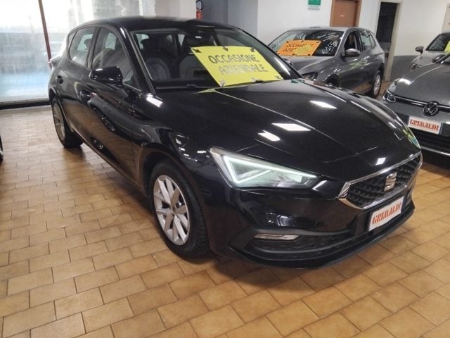 SEAT Leon 2.0 TDI Style FULL LED, del 2021, 72.341 km, in vendita a Vigevano (PV)