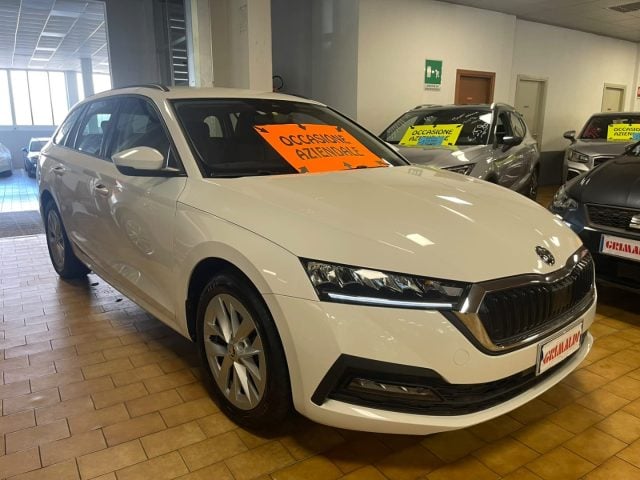 Skoda Octavia 1.4 ETSI Plug-In Hybrid DSG Wag. Exec.GRIMALDI SP, del 2022, 37.663 km, in vendita a Vigevano (PV)
