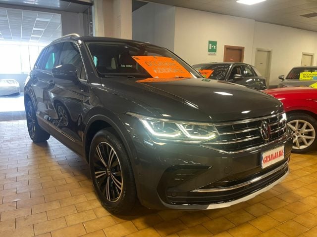 Volkswagen Tiguan 1.4 TSI eHYBRID DSG Elegance 18" MATRIX PLUG IN, del 2022, 58.790 km, in vendita a Vigevano (PV)