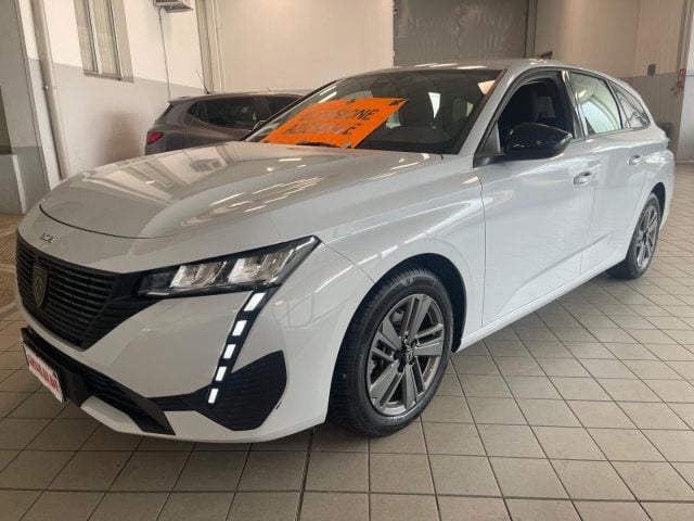 Peugeot 308 1.5 BlueHDi EAT8 SW Active Pack, del 2024, 24.728 km, in vendita a Vigevano (PV)