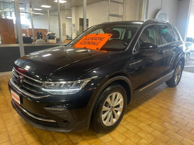 Volkswagen Tiguan 2.0 TDI Life VIDEO LED - foto 2 di 4