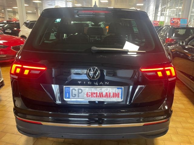 Volkswagen Tiguan 1.5 TSI ACT Life - foto 3 di 4