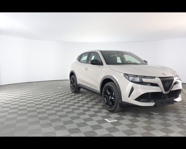 Alfa Romeo Junior Ibrida My26 Ibrida 1.2145cv Hybrid Edct6 - foto 4 di 4